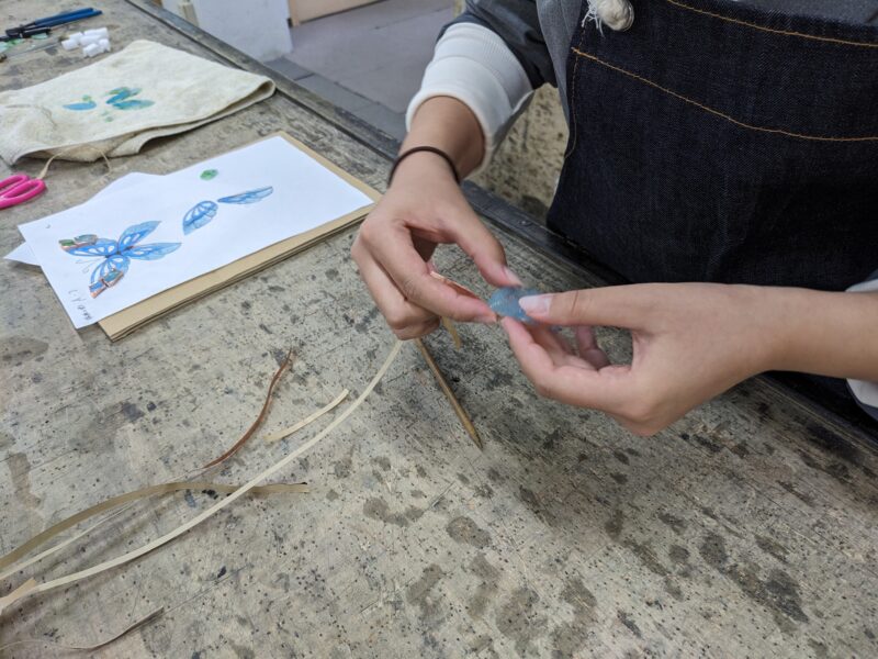 ステンドグラス　銅箔を貼る